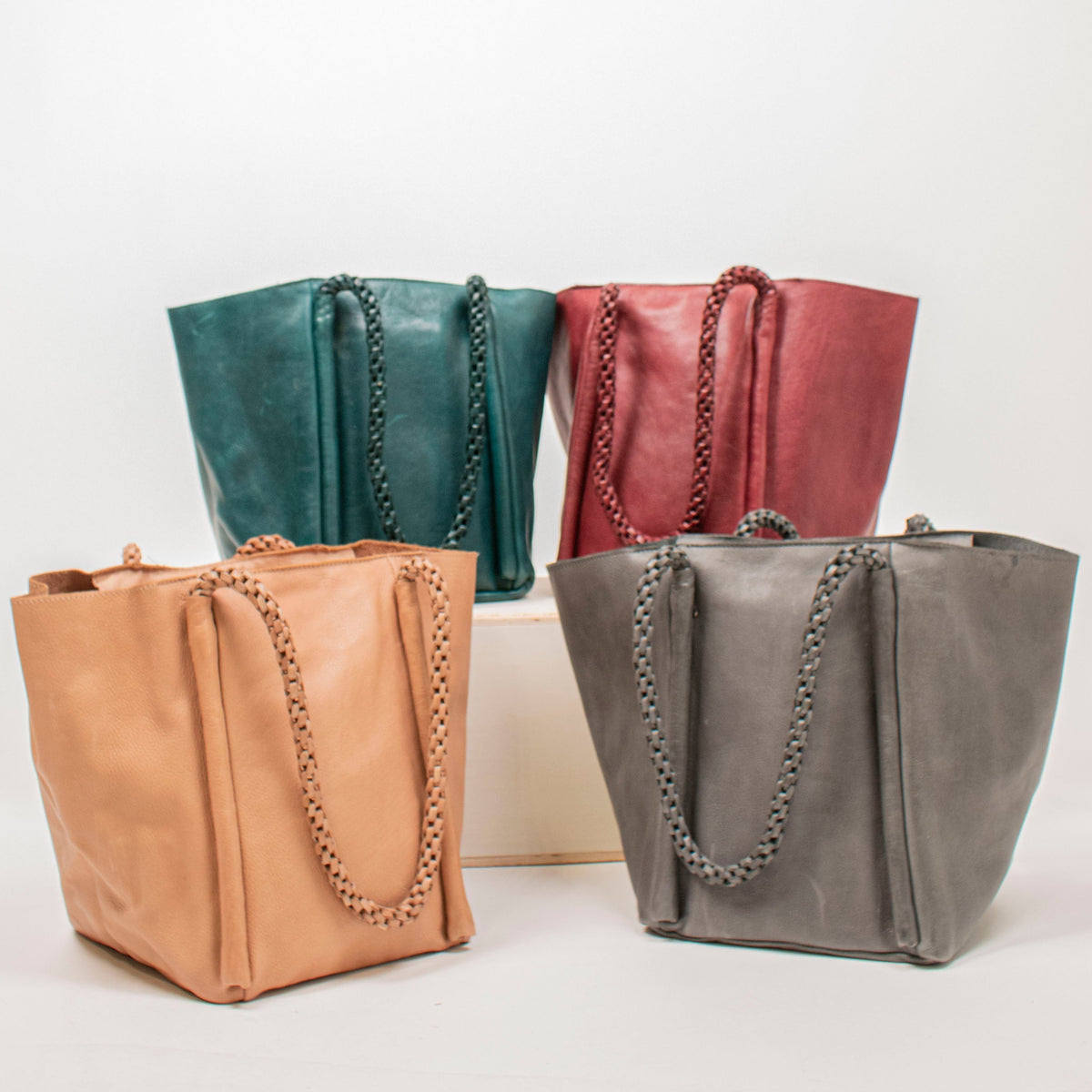 Wander Leather Tote Bag (Md)