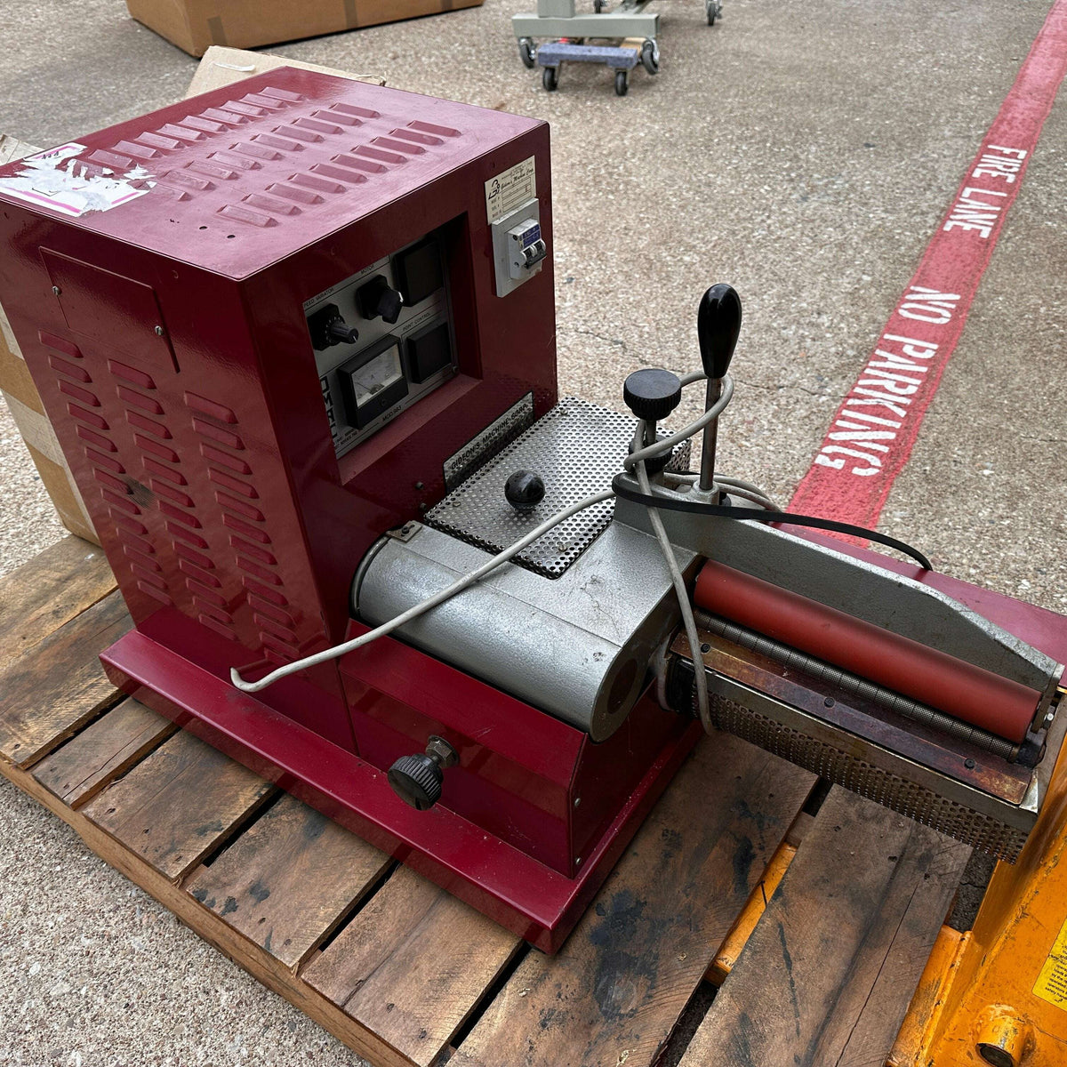 Omac 983 Hot Gluing Machine