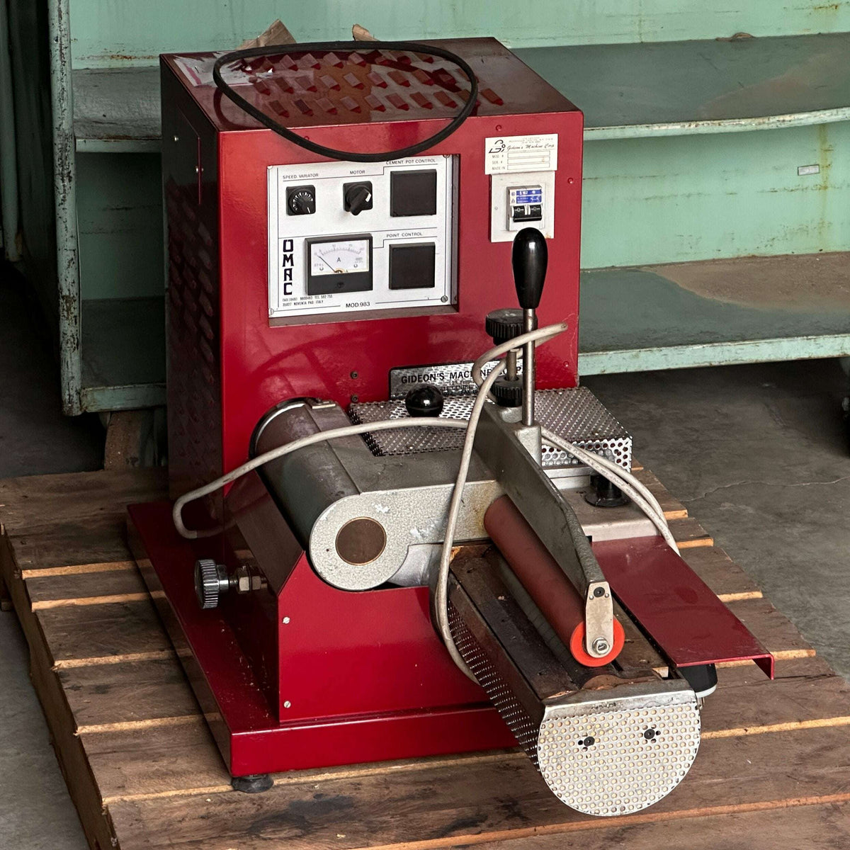 Omac 983 Hot Gluing Machine