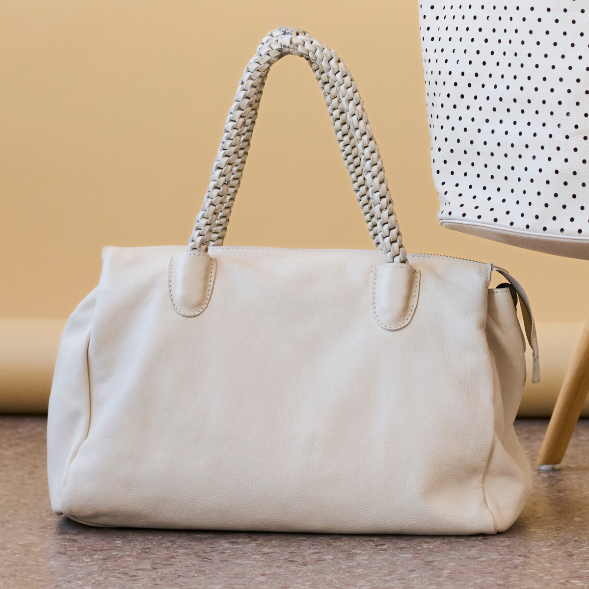 Roam Leather Shoulderbag