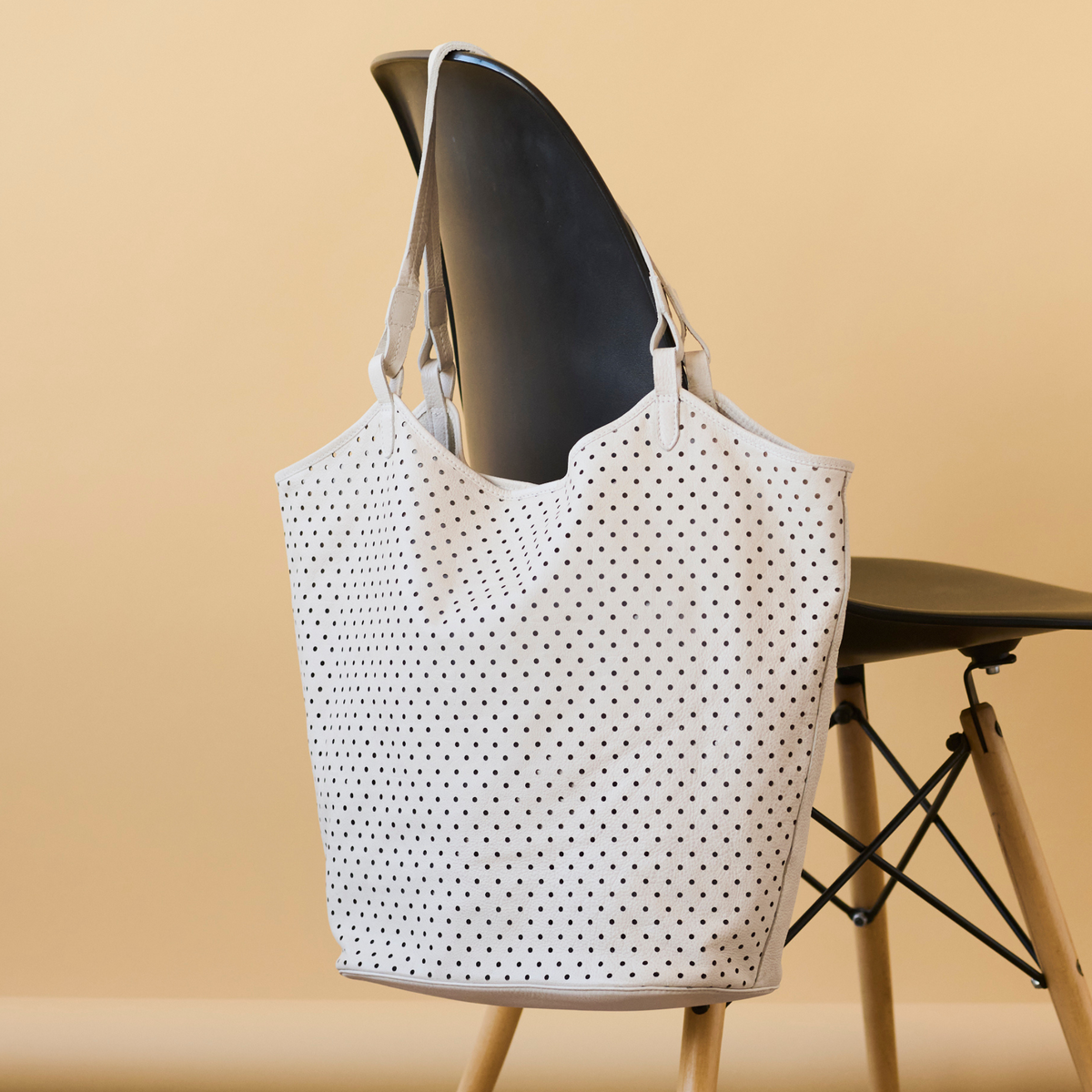Tour Leather Tote Bag